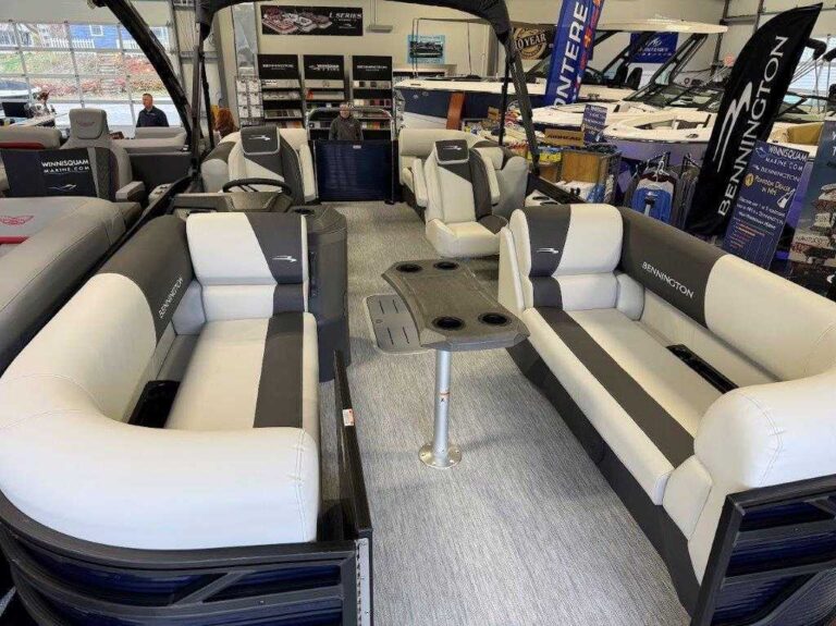 2026 Bennington 22SSR - SPS - SPECIAL PACKAGE US-ETWS9036J526 [photo 1]